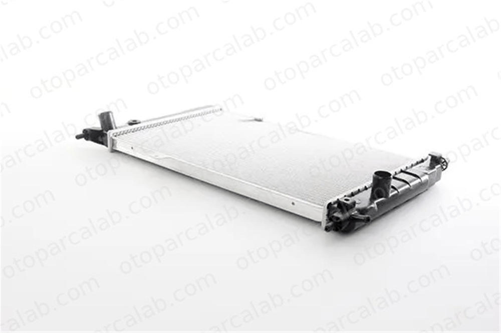 BSG 65-520-048 Su Radyatörü OPEL ASTRA F Station wagon ASTRA F 8V518005DG1772863 1300109