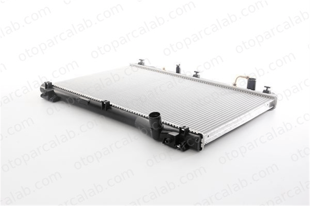 BSG 83-520-009 Su Radyatörü SUZUKI GRAND VITARA II 1330631331FT 1770065J10