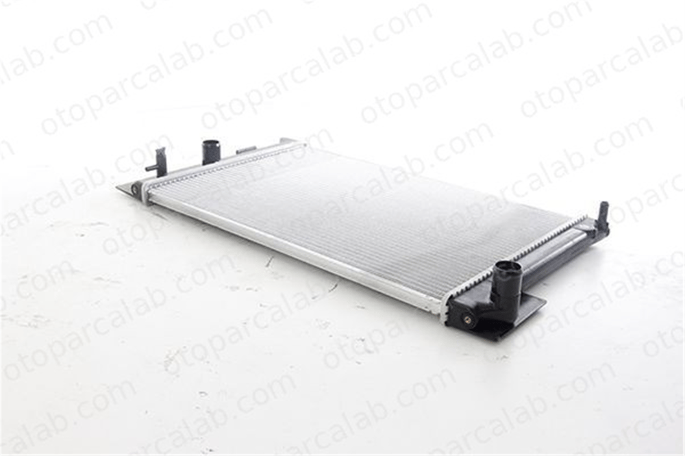 BSG 85-520-021 Su Radyatörü TOYOTA AURIS COROLLA Sedan 92AB8005CB 164000D400