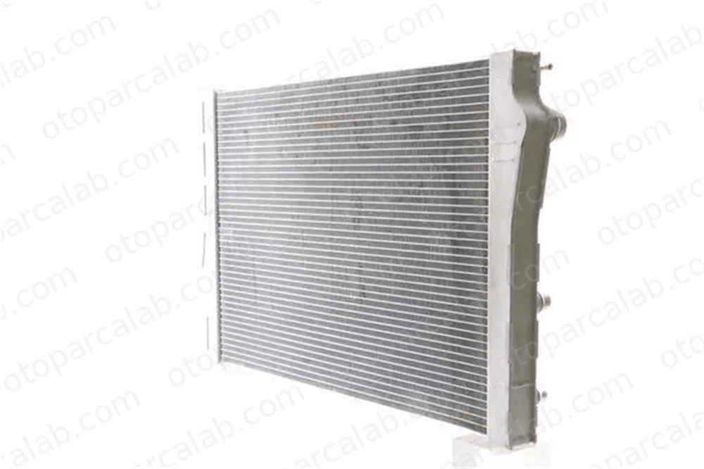 MAHLE CR 1049 000S Su Radyatörü BMW X5 X6 17117533472 17117807624
