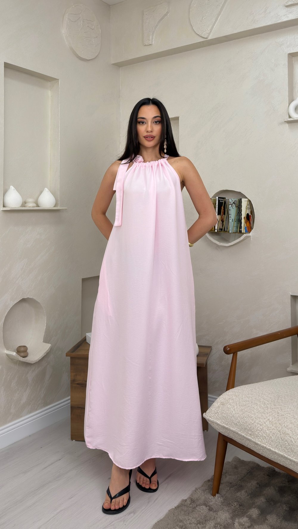 FAYE PEMBE  RENKLİ BOYUNDAN BAĞLAMALI SALAŞ TARZ KADIN MAXİ ELBİSE