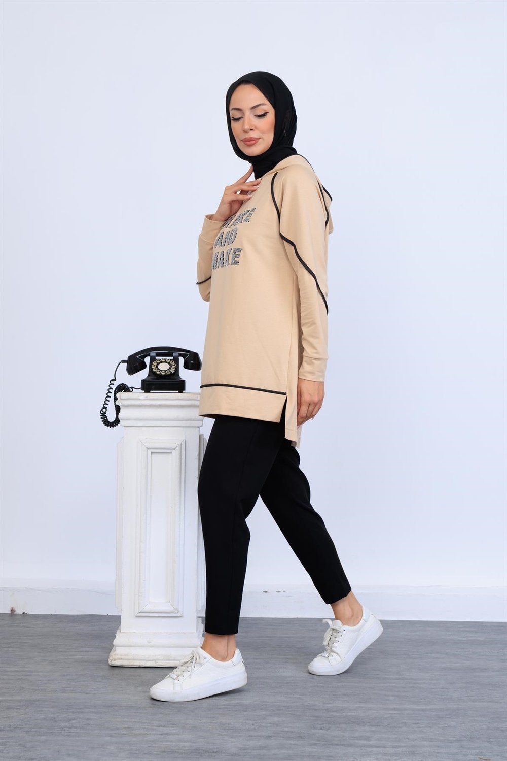 BİYE DETAYLI YAZILI SWEATSHIRT