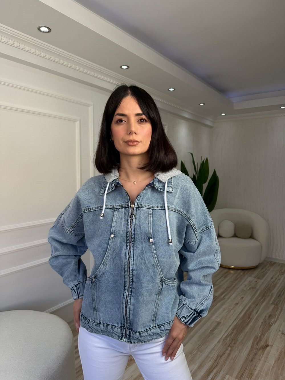 26-2KB0061 - 3771 MARTİN KAPŞONLU PERÇİNLİ KOT CEKET - AÇIK KAR YIKAMA