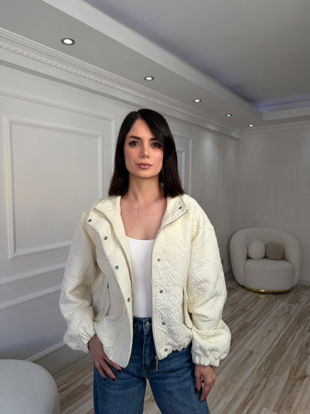 Dik Yaka Desenli Kapitone Mont - EKRU