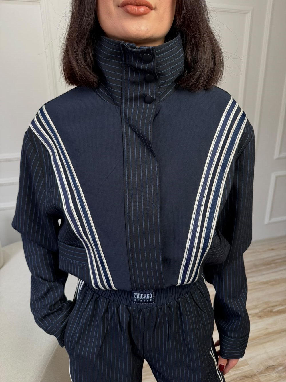 Dik Yaka Şerit Detaylı Crop Ceket - LACİ