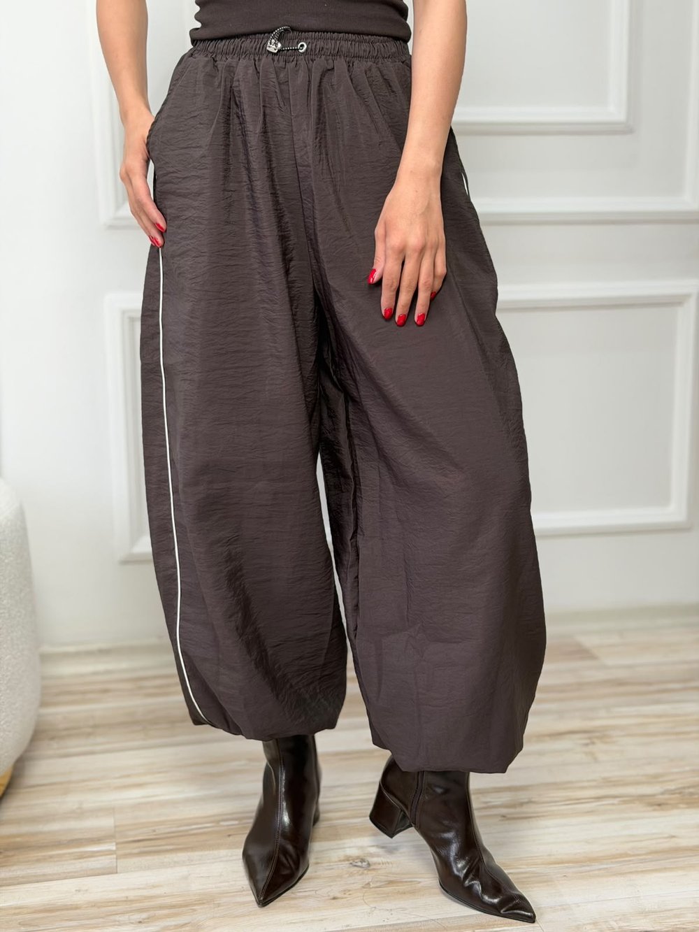 Kontrast Biyeli Bağcıklı Bol Paça Pantolon - KAHVE