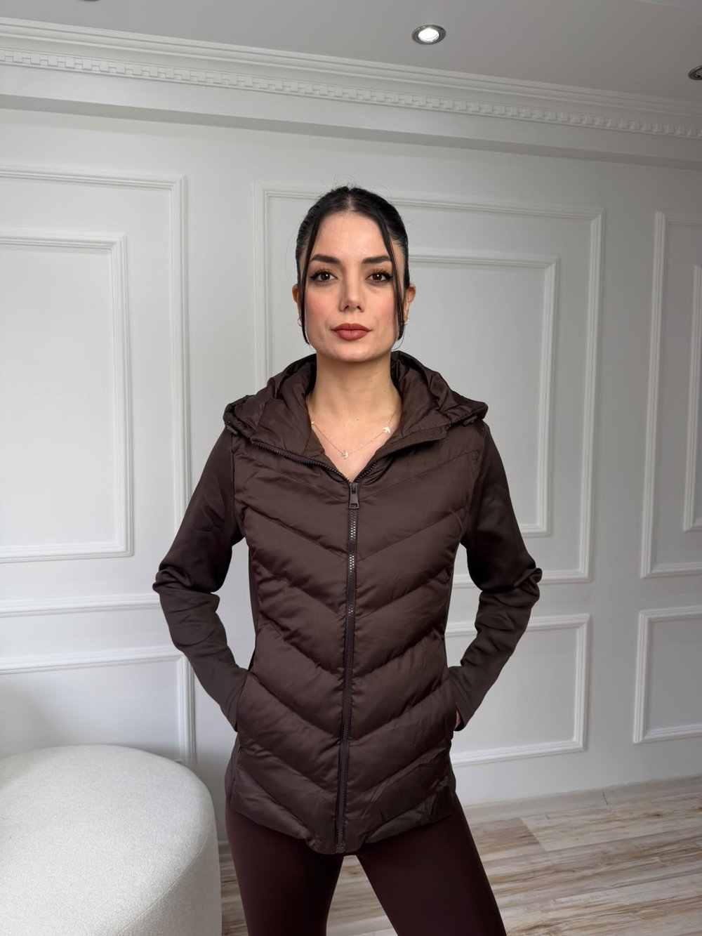 Kapüşonlu Dalgıç Kumaş Detaylı Şişme Mont - KAHVE