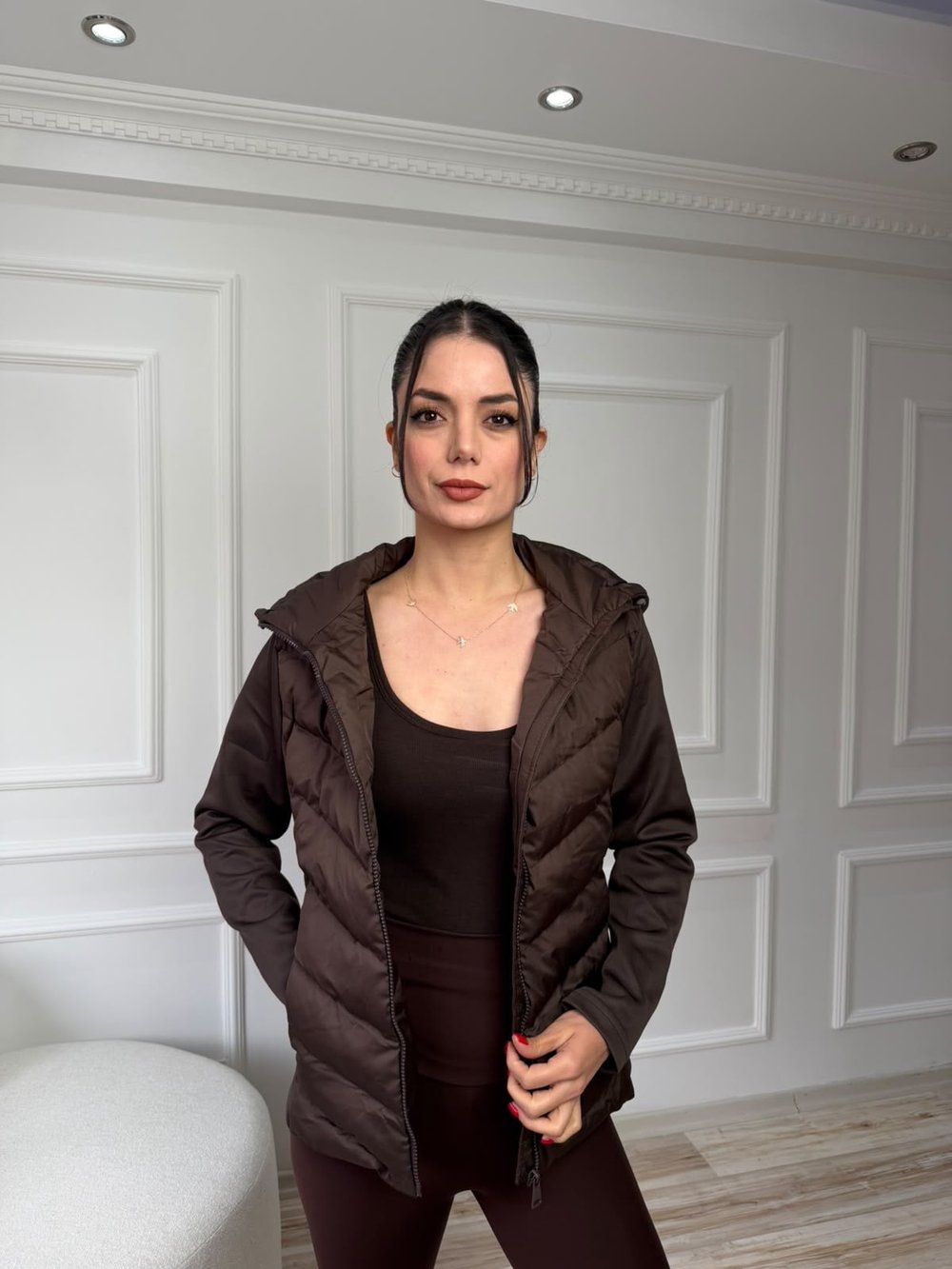 Kapüşonlu Dalgıç Kumaş Detaylı Şişme Mont - KAHVE