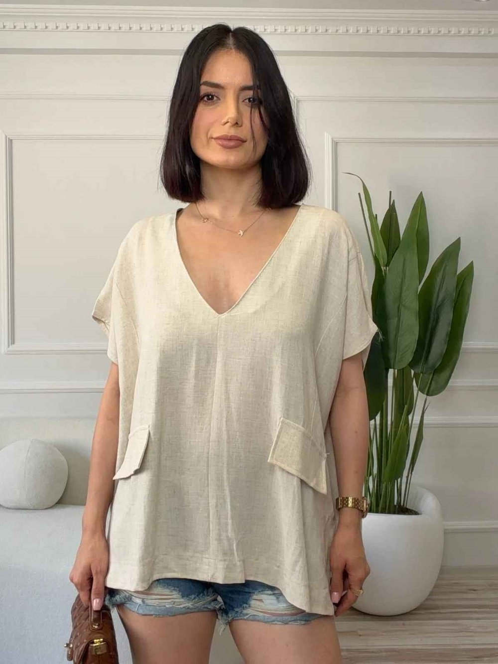V Yaka Cep Detaylı Oversize Bluz - NATURAL