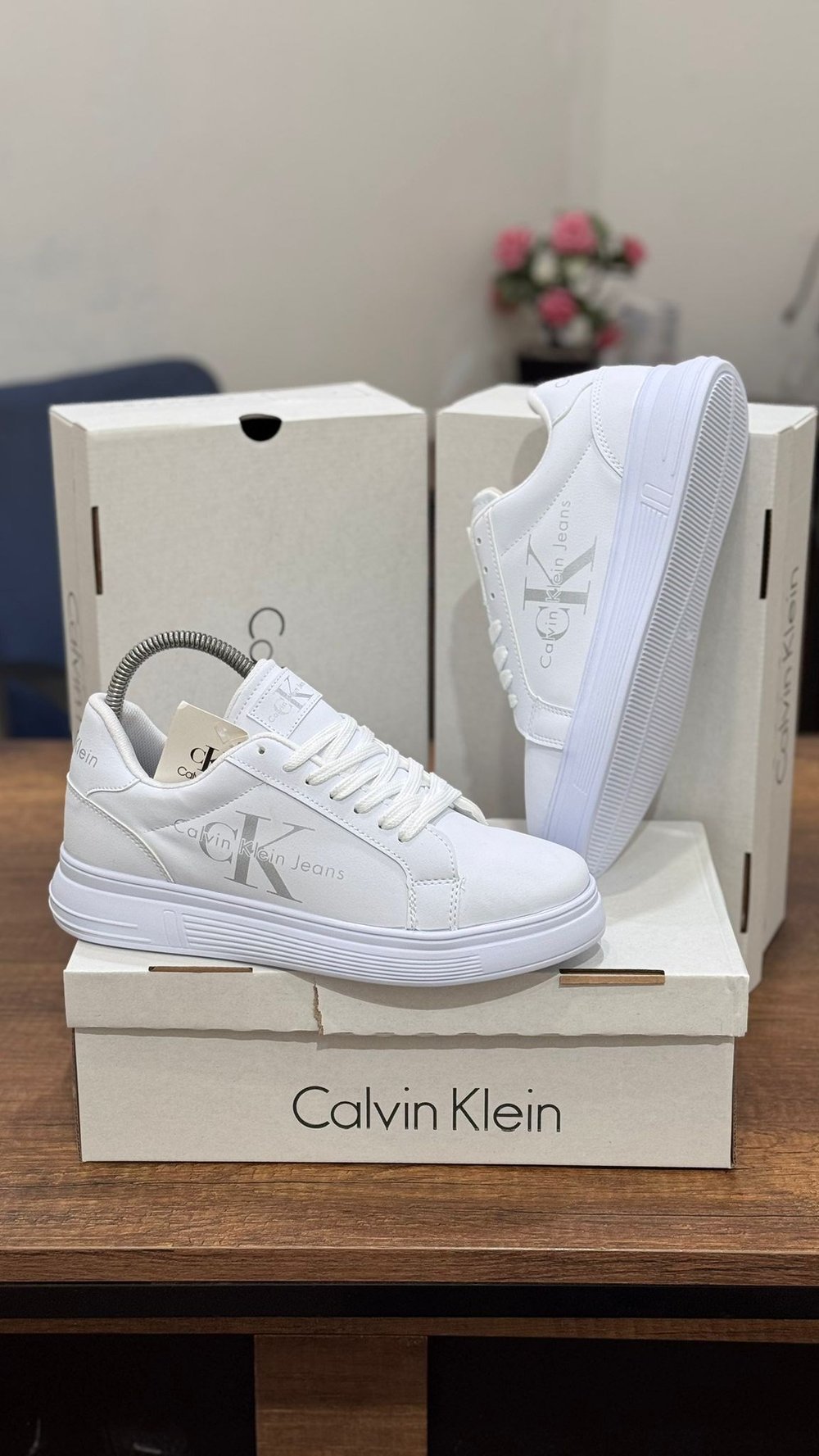 Calvin Klein kampanya sınırlı sayıda