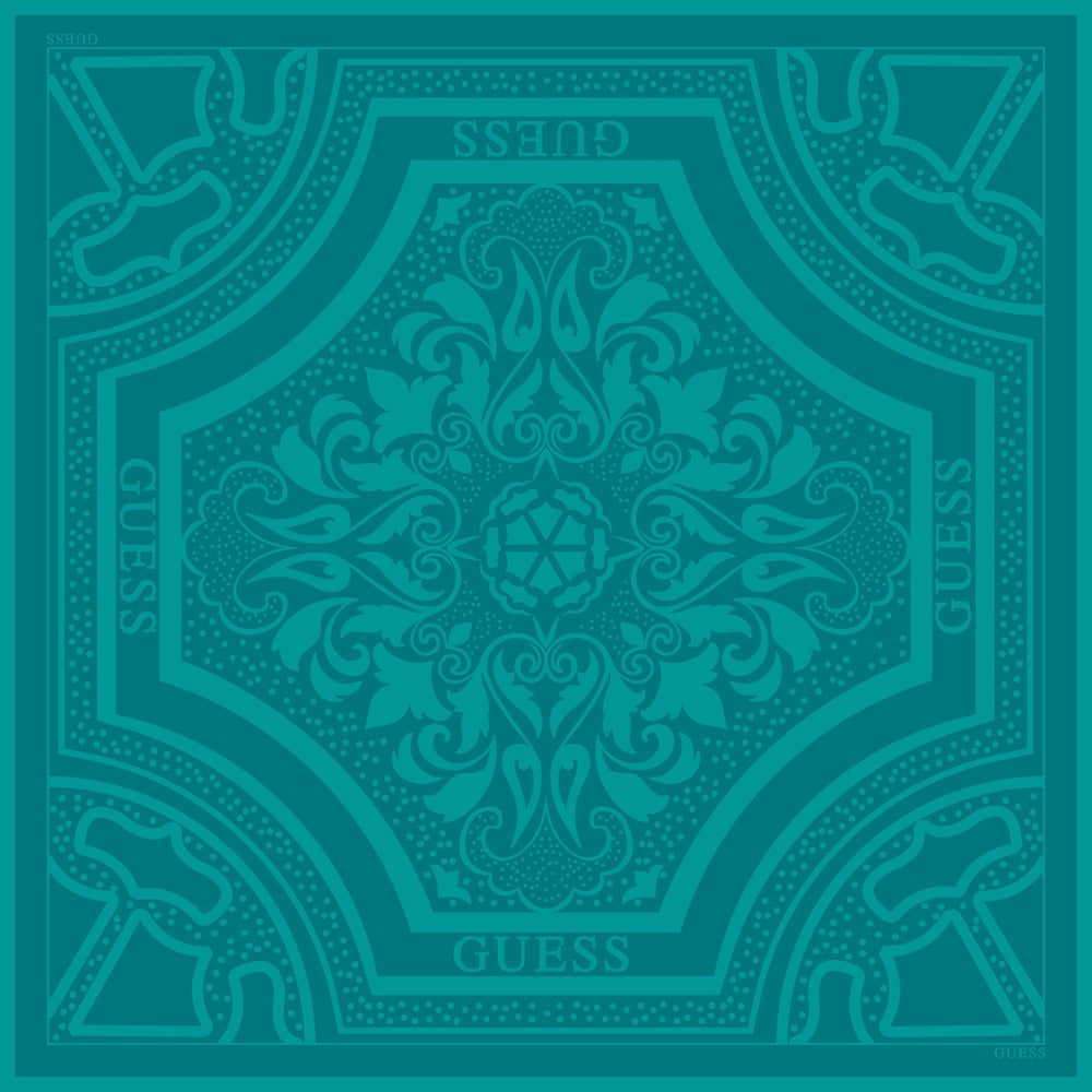 guess-royal-pattern-light-blue-esarp-8b0620.jpeg