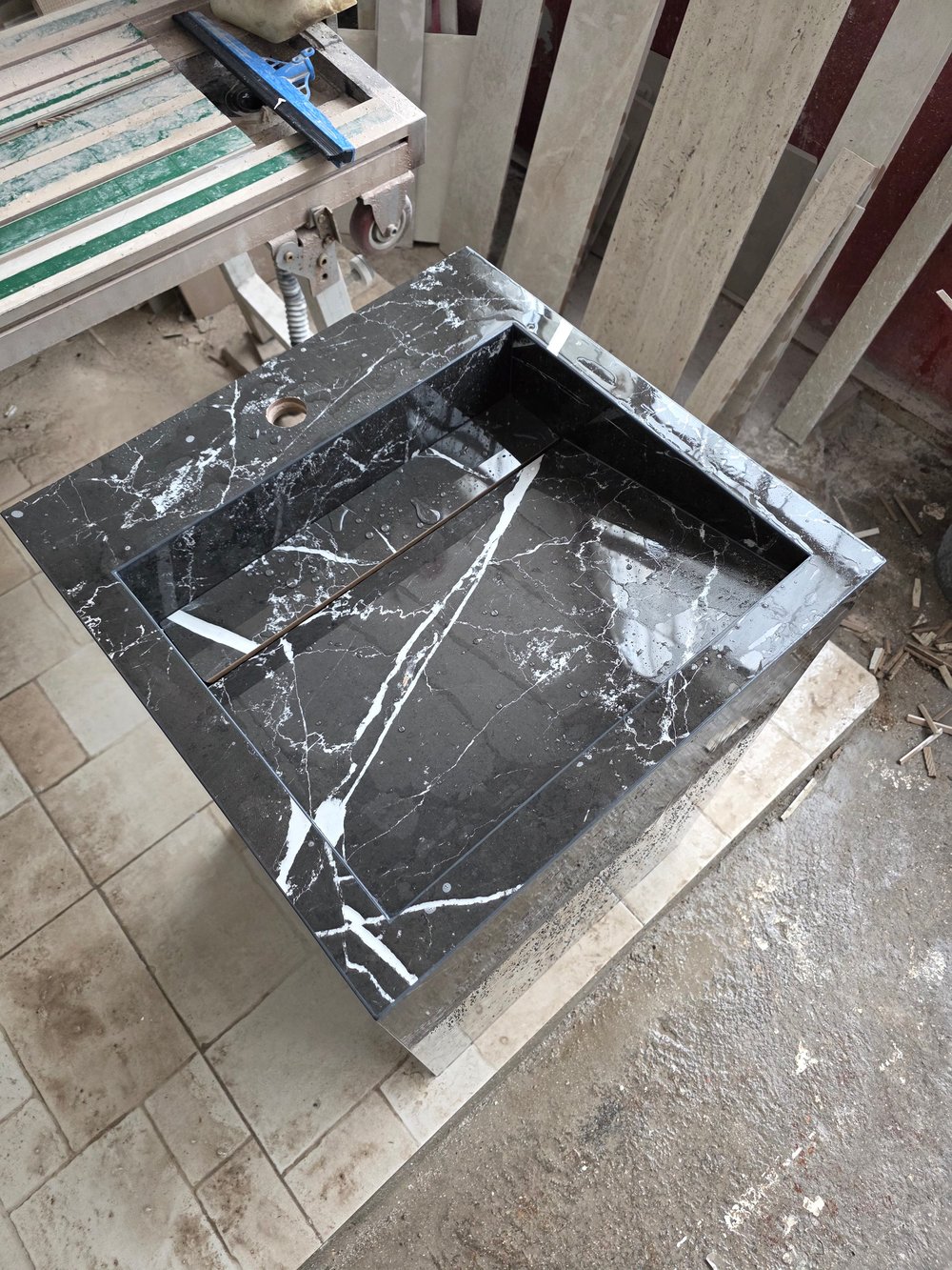 Monoblok Porselen Ayaklı Lavabo - ACMB26001