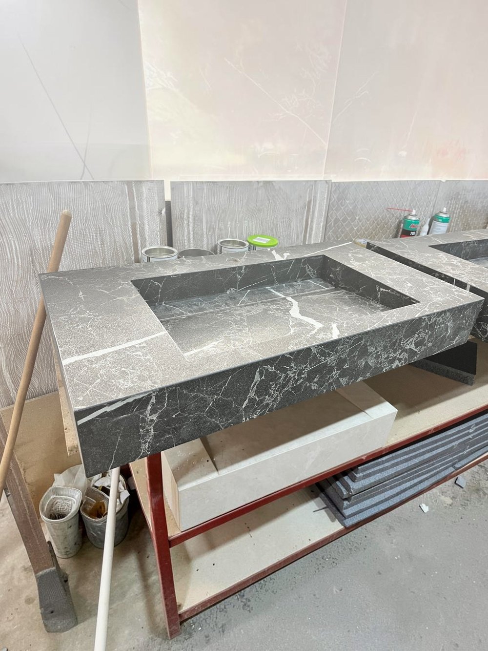 Siyah Mermer Görünümlü Porselen Lavabo - AC26021