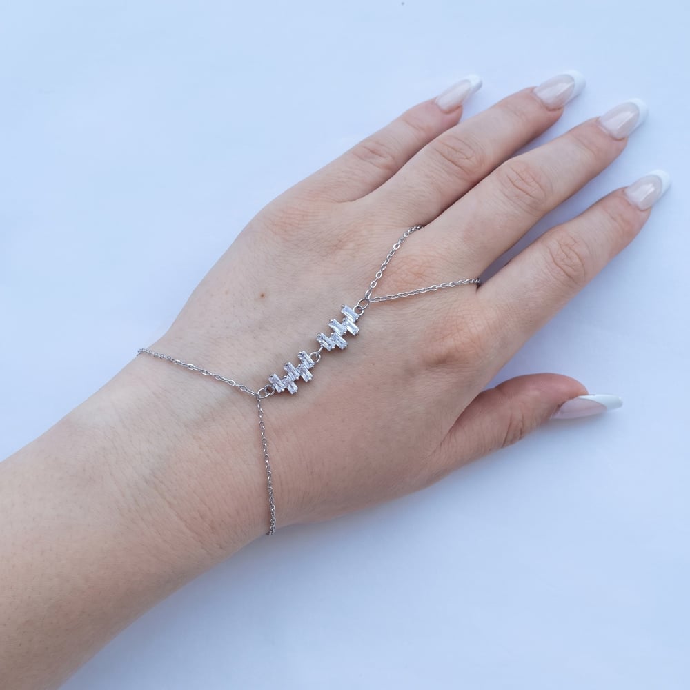 Lineer Baget Taşlı Gümüş Renk Şahmeran