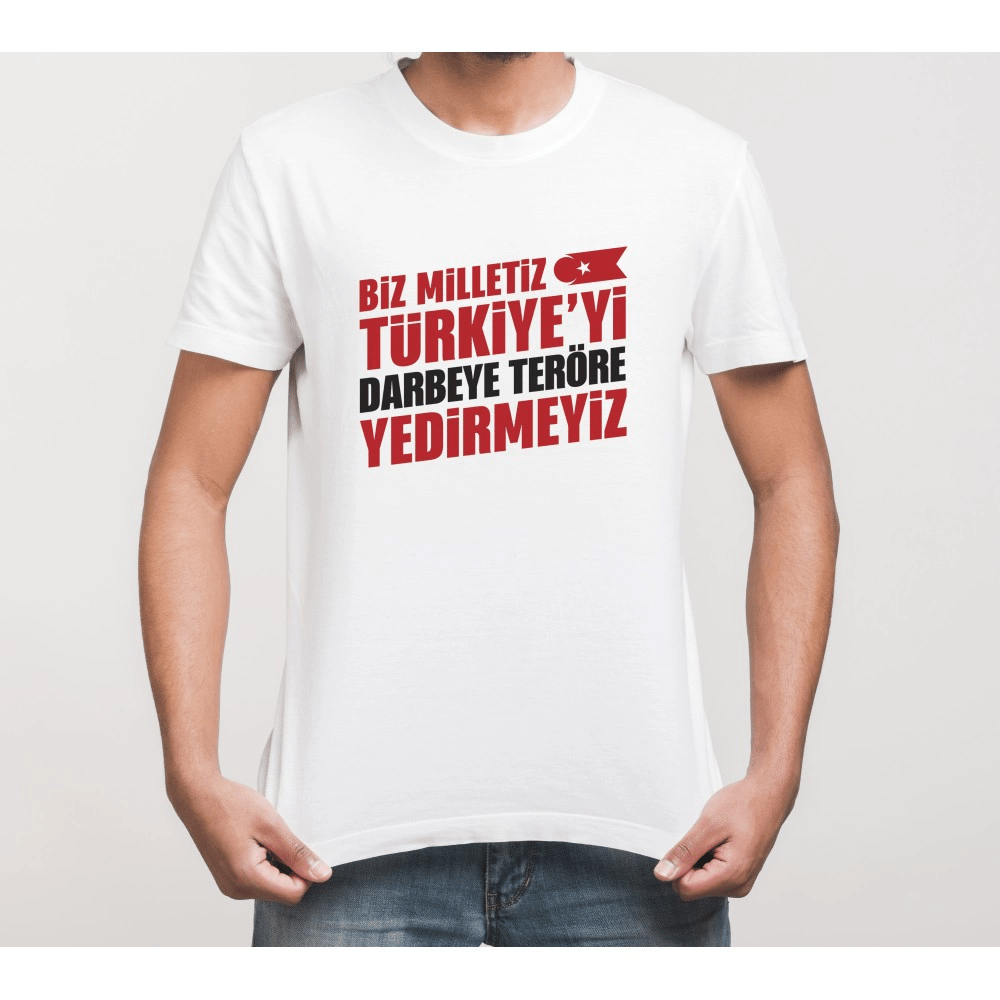 15 Temmuz Demokrasi Milli Birlik YEDİRMEYİZ Baskılı Bisiklet Yaka T-shirt - Beyaz
