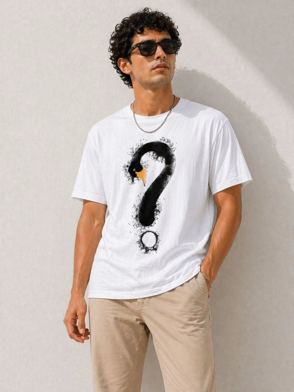 Erkek Kuğu Figürlü Soru İşareti Baskılı Tişört Kısa Kol T-Shirt - Beyaz