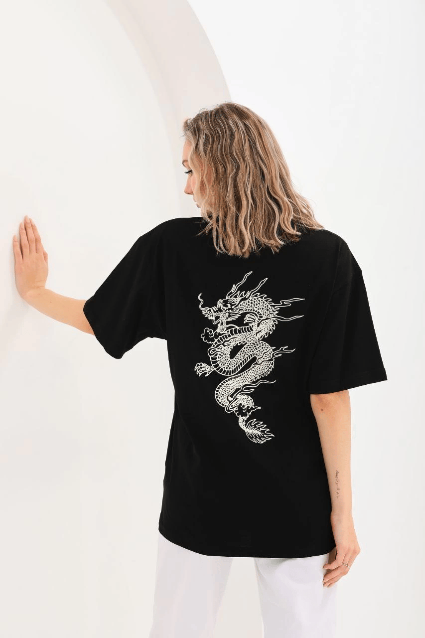 Kadın Kısa Kol Yazlık Tişört Bisiklet Yaka Ejderha Baskılı T-Shirt - Siyah