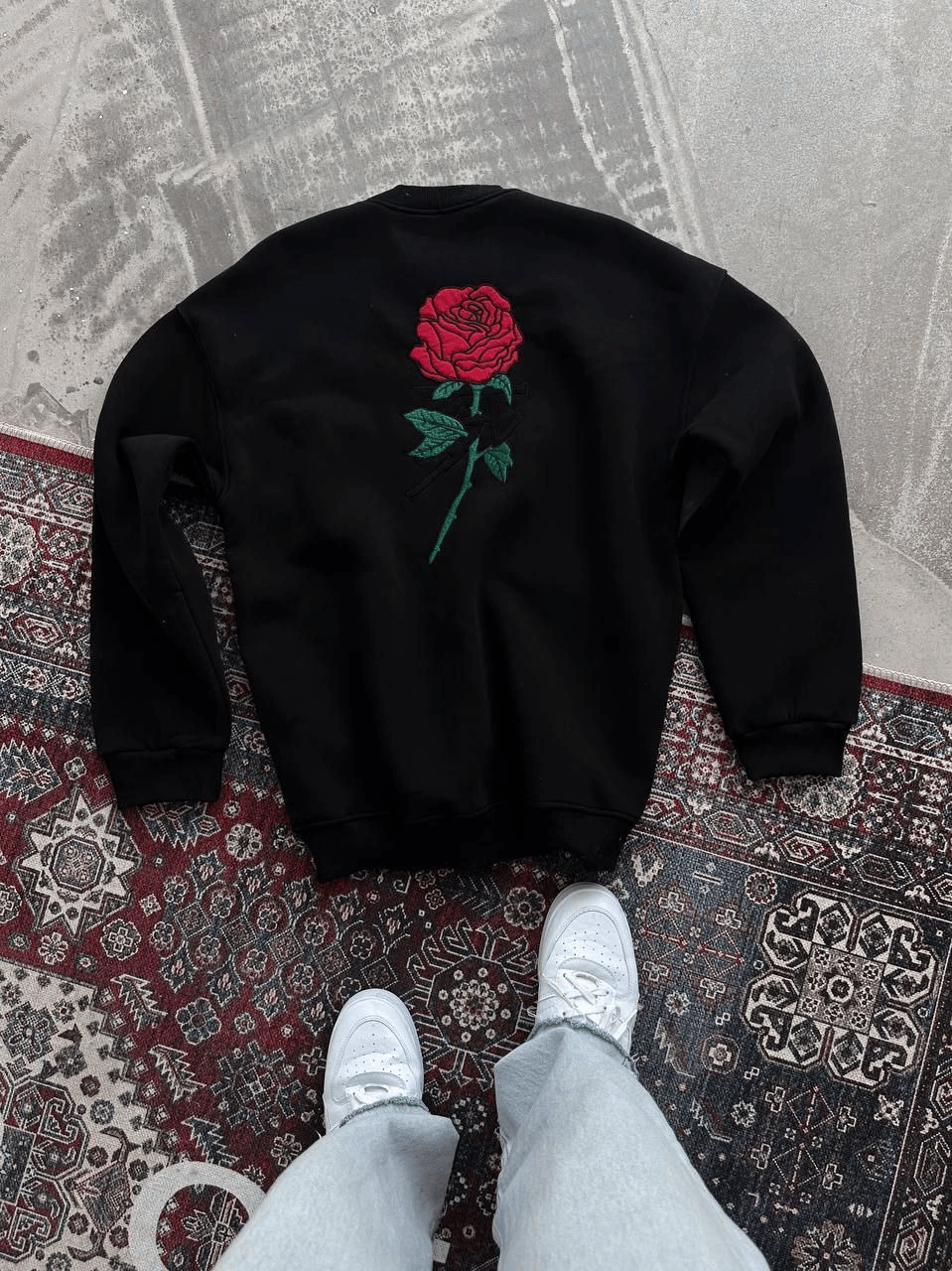 Kadın Oversize Kapüşonlu Cepli GÜL Baskılı 3 İplik Pamuklu Hoodie Sweatshirt - Siyah