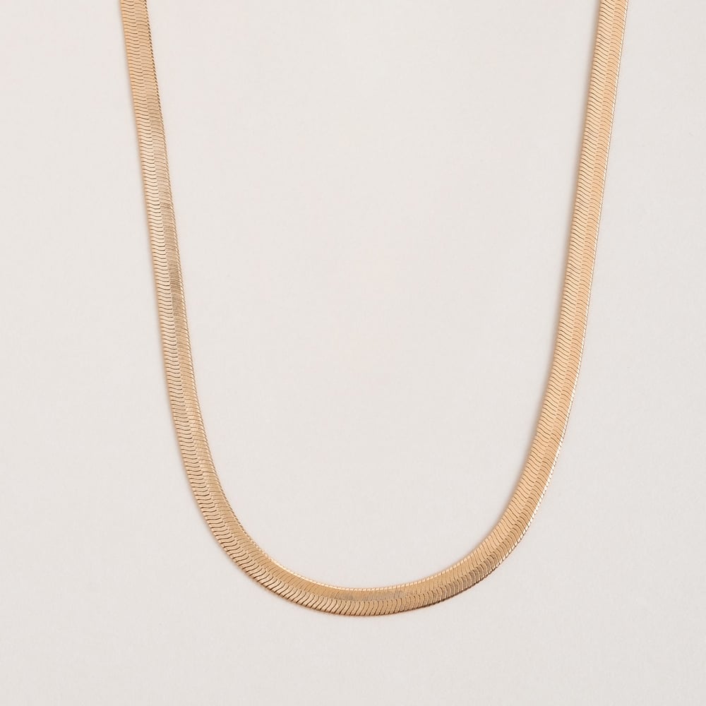 Short Line Necklace