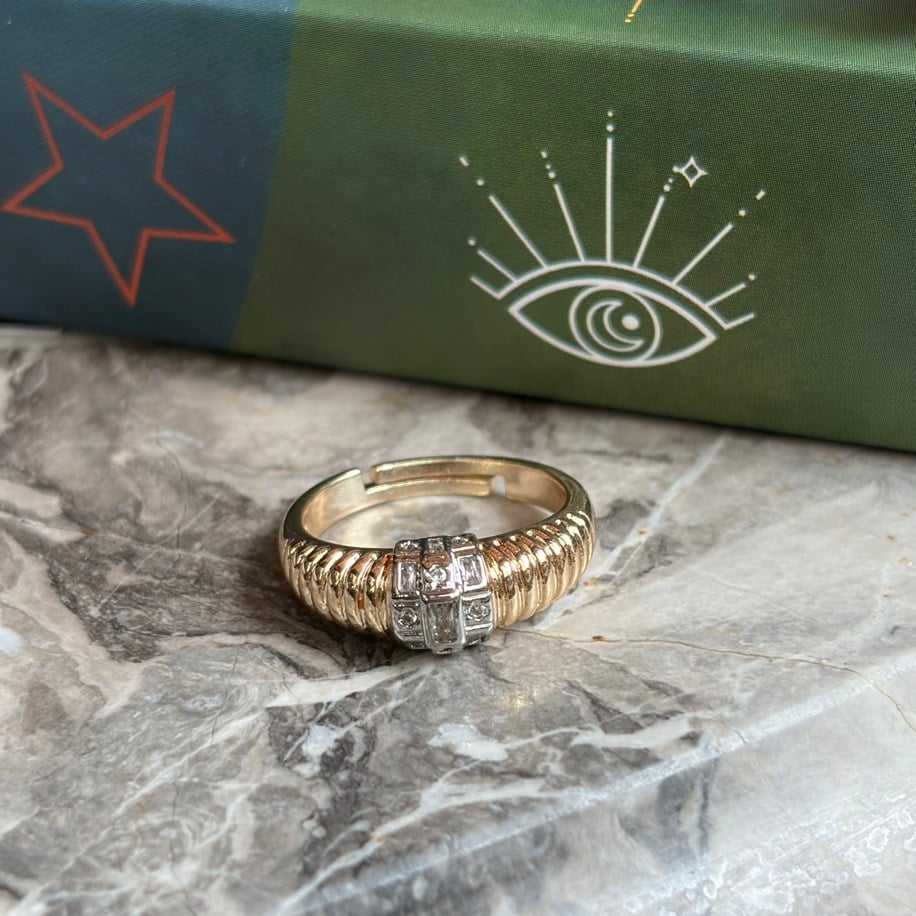 Vintage Crest Ring