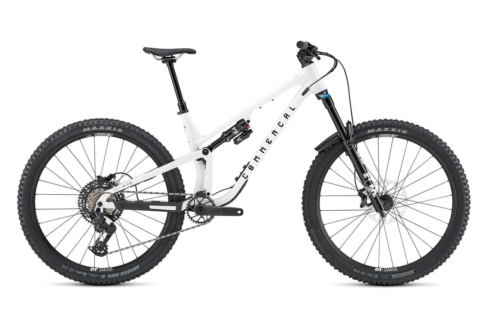 COMMENCAL META V5 ESSENTIAL 2026