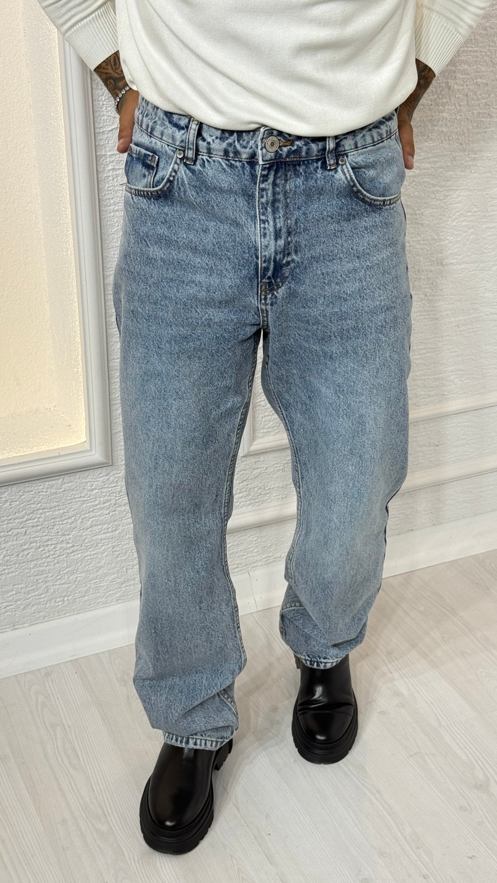 Açık Mavi Yıkamalı Bol Kesim Jean Pantolon