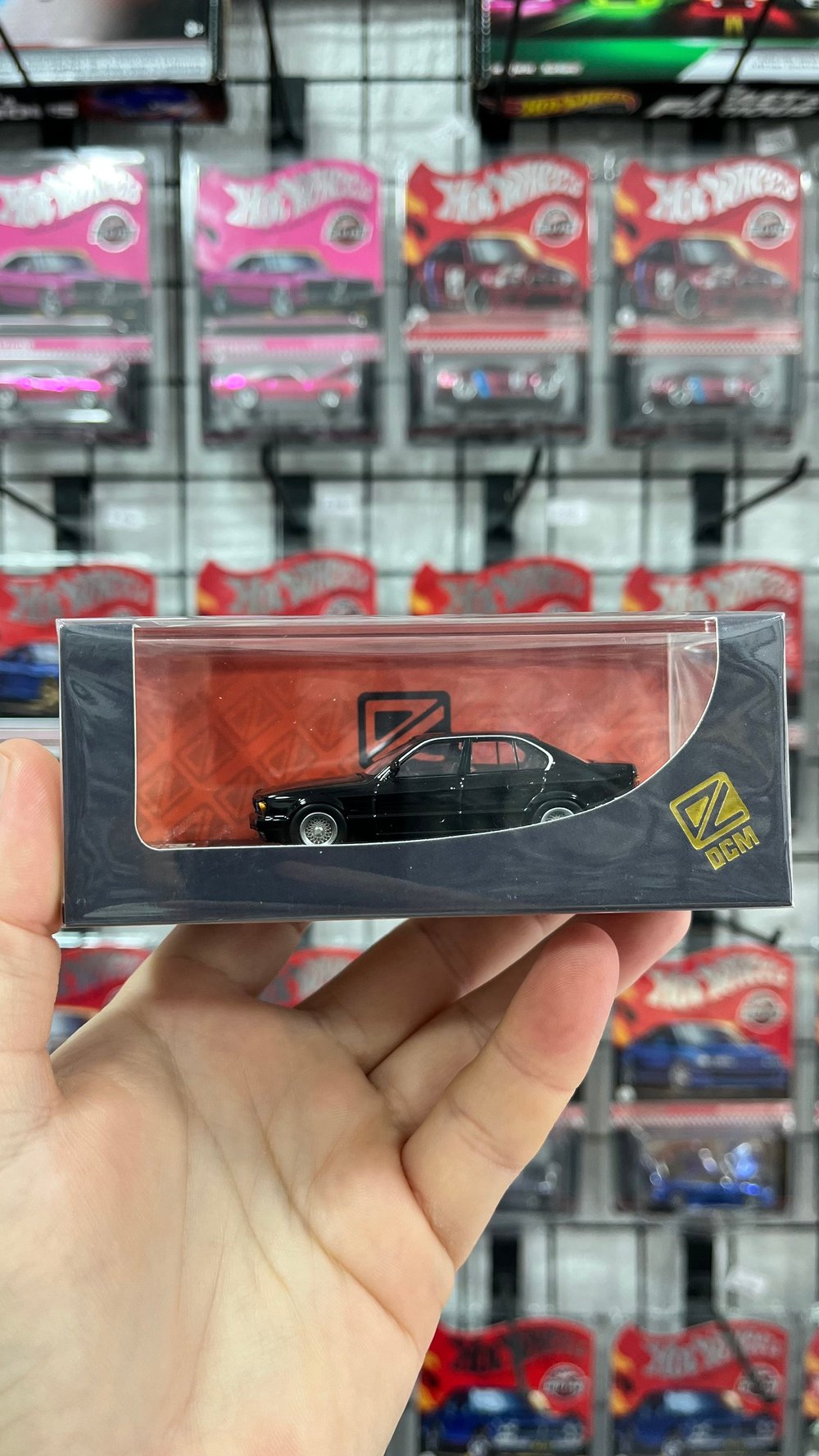 DCM 1:64 BMW E34 5 Series Sedan Black