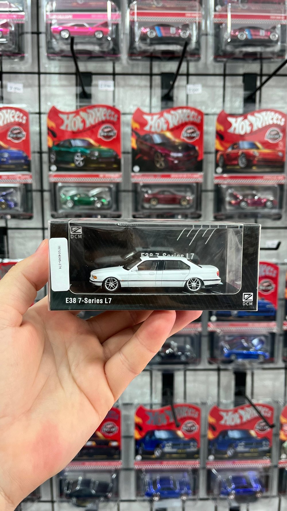 DCM 1/64 BMW E38 7-Series