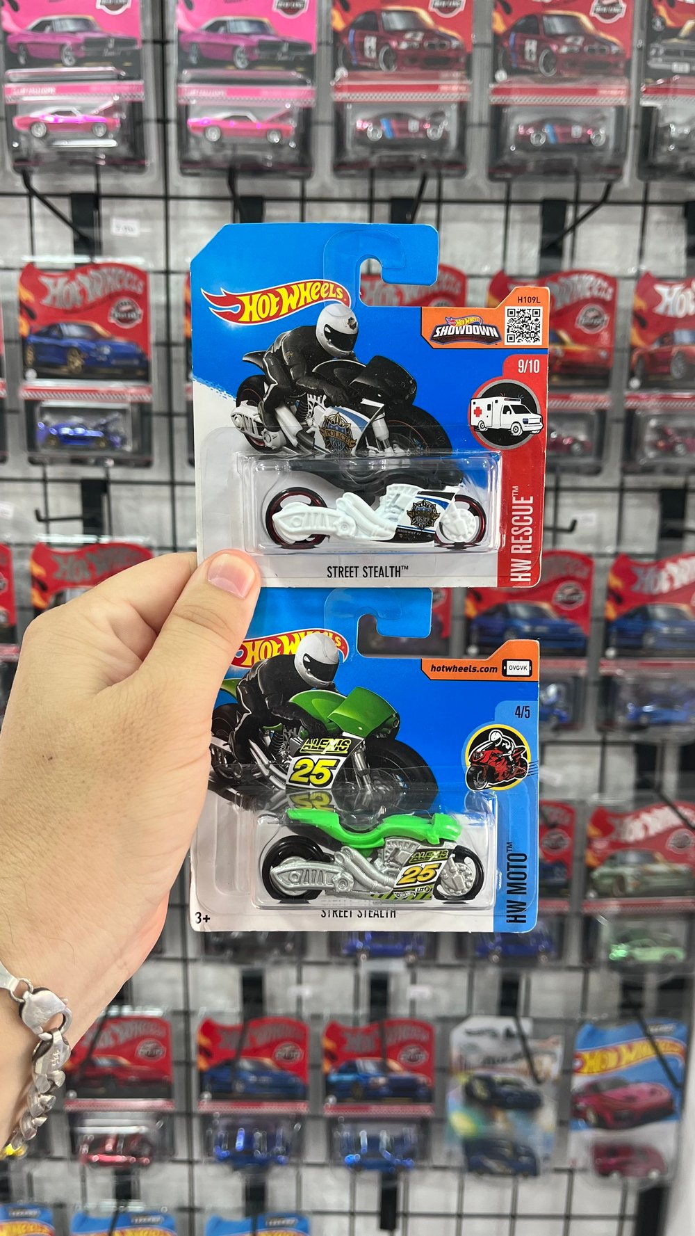 Hot Wheels 2'li Lot 2016 - Kartonet Yıpranmaları Mevcut