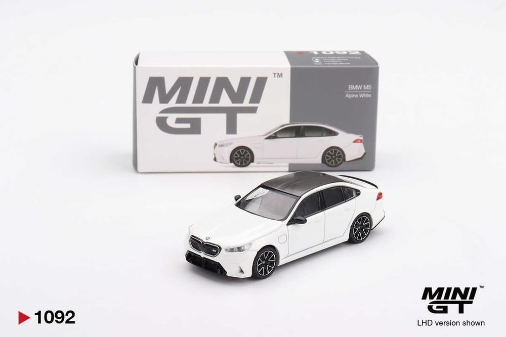Mini GT 1/64 BMW M5 Alpine White No:1092