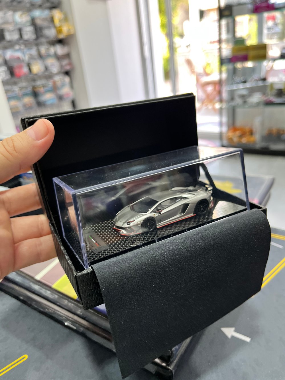 YM Model Rowen Lamborghini 