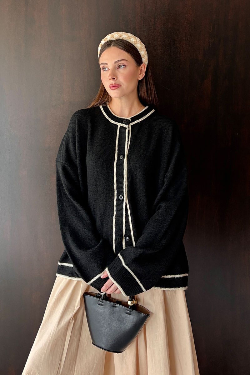 Siyah Biyeli Oversize Triko Hırka