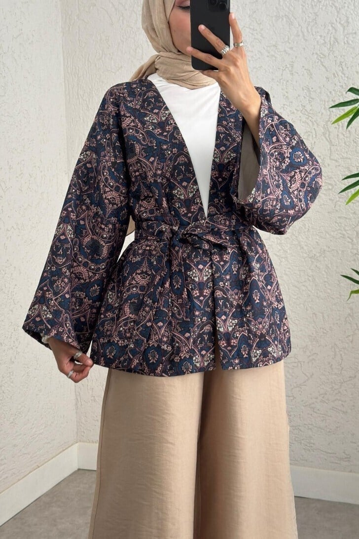 Dijital Baskılı Beli Kemerli Kapitone Kimono -Laci