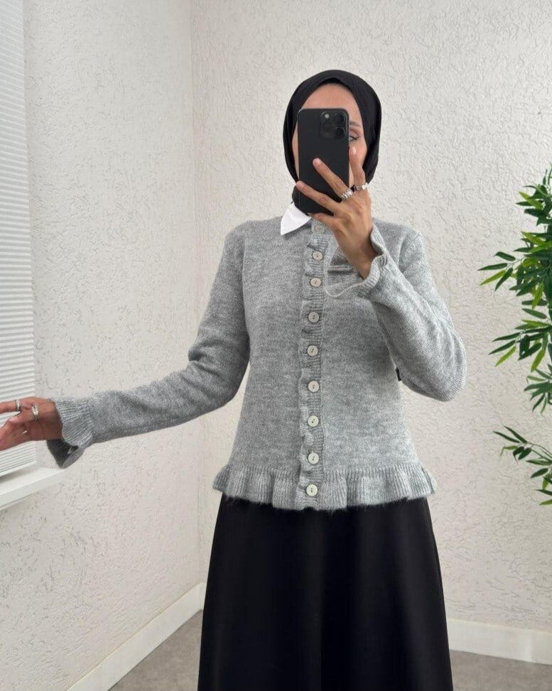 Düğmeli Önü Ve Eteği Fırfırlı Hırka -Gri