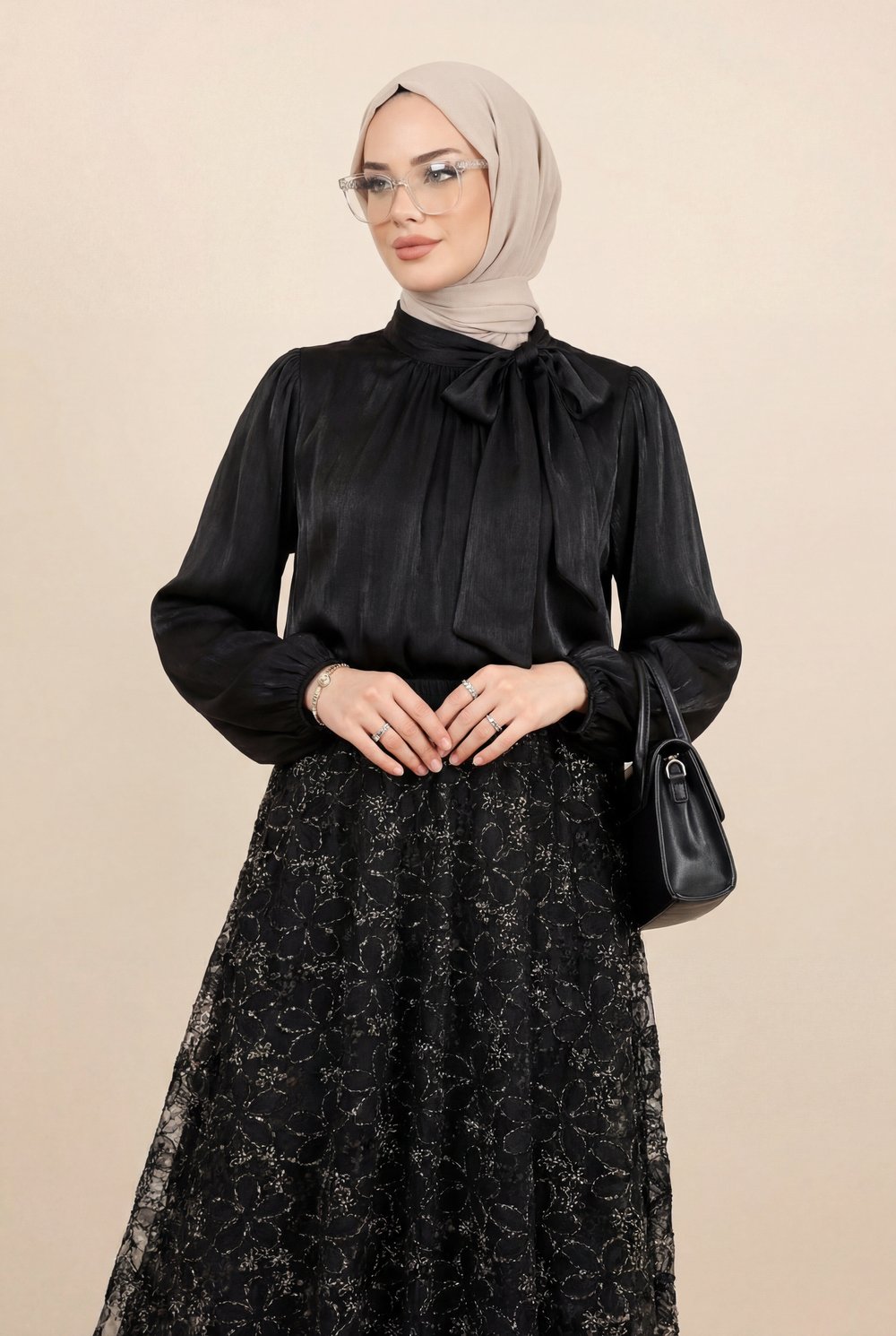 Eteği Pullu Astarlı Yakası Bağlamalı Kolu Lastikli Janjan Takım -Siyah