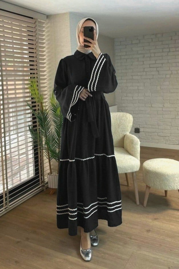 Kolları ve eteği süzene işlemeli Parçalı Elbise  -Siyah