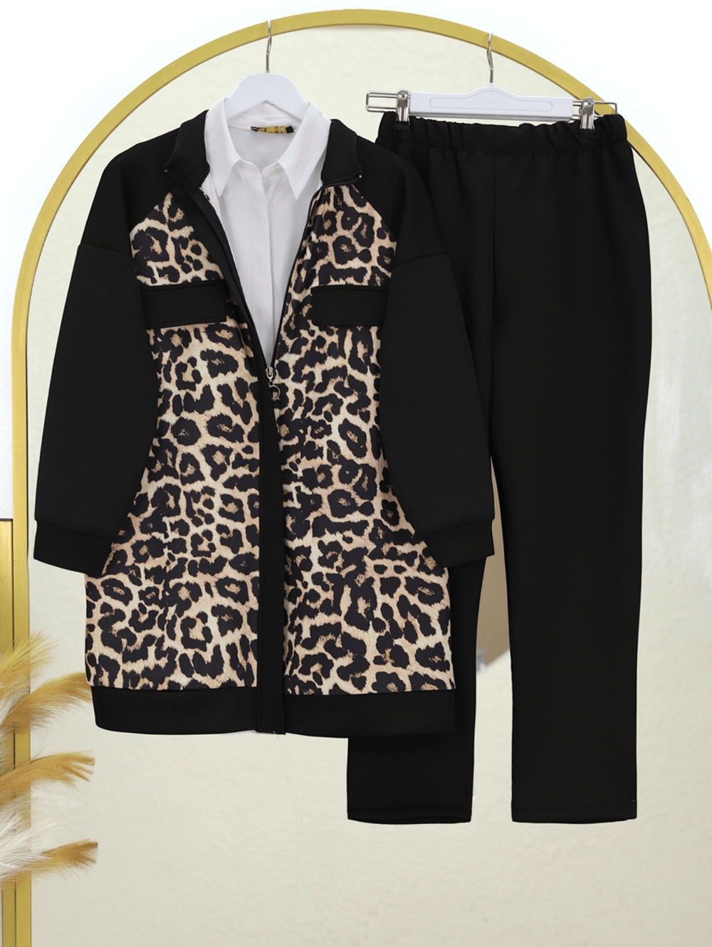 Leopar Desenli Cep Detaylı Fermuarlı Takım  -Siyah
