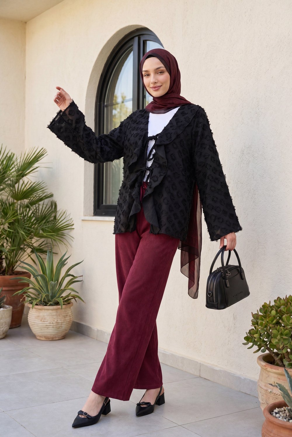 Önü Bağlamalı Fırfırlı Püsküllü Jakar Kimono  -Siyah