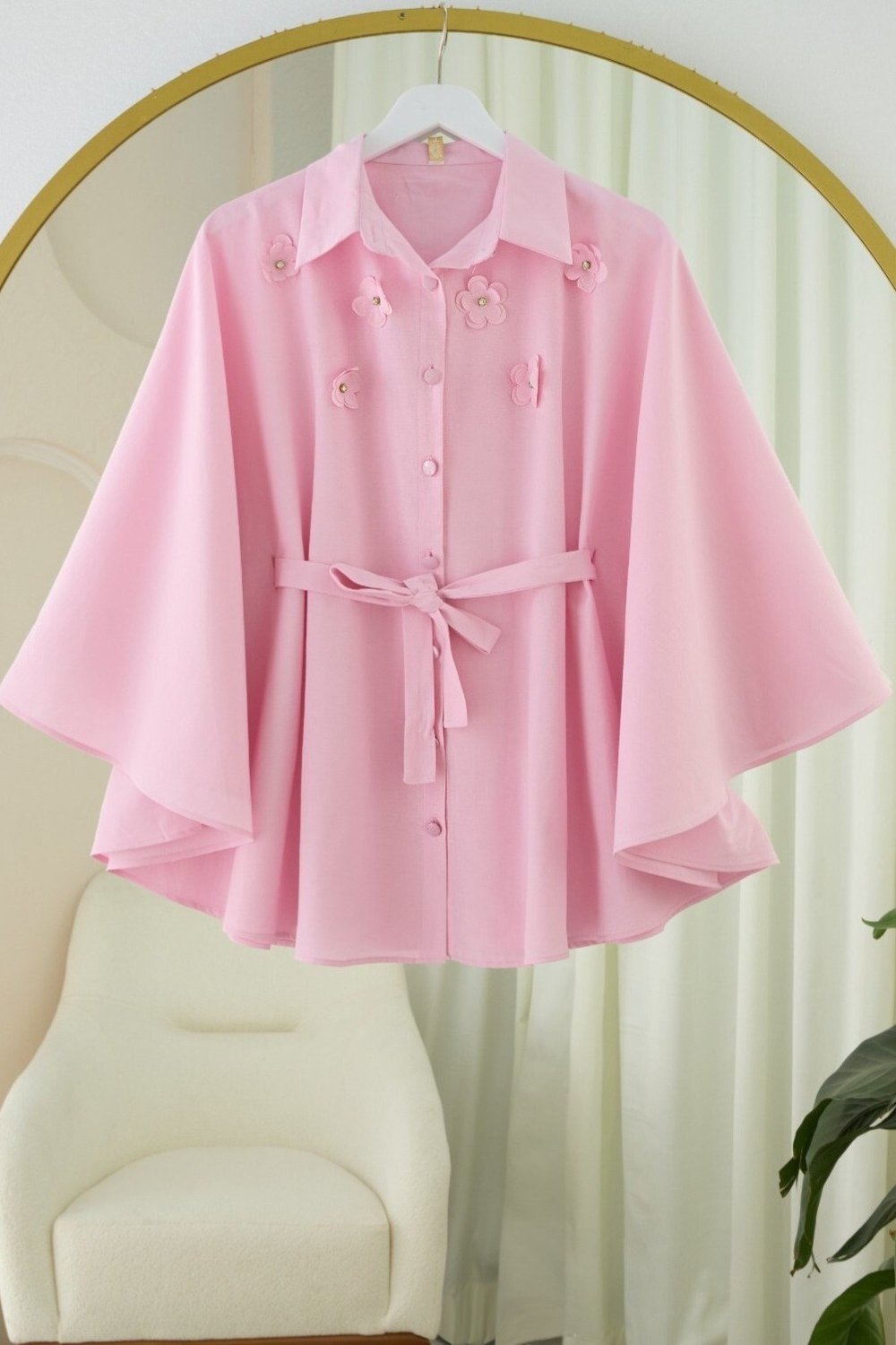 Önü Çiçek Detaylı Beli Bağcıklı Düğmeli Panço -Pembe