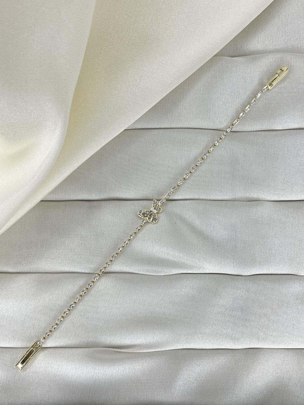 Fashion Jewelry Vip Kelebek Detaylı Zirkon Taşlı Su Yolu Kadın Bileklik Gold