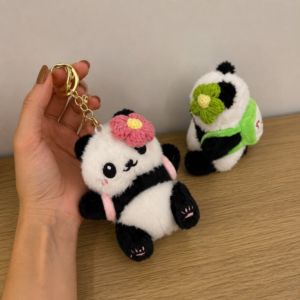 Çantalı ve çiçekli panda anahtarlık
