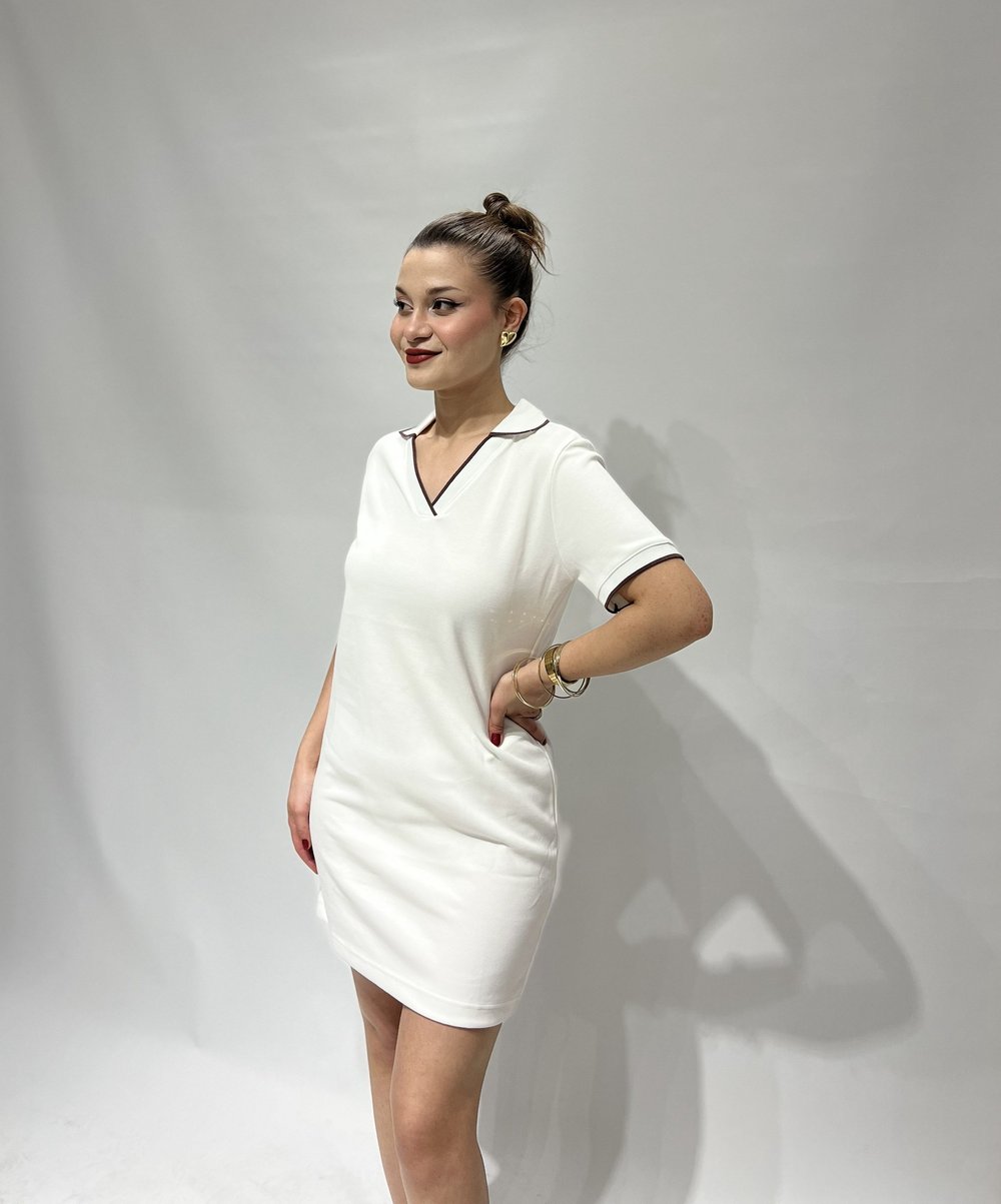 Beyaz Polo Yaka Elbise