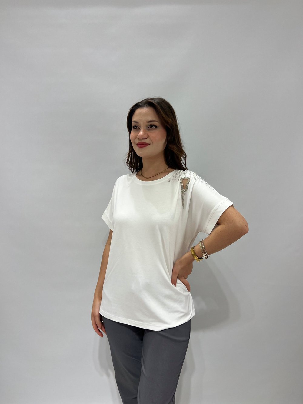 Beyaz Taş Detaylı Bluz 