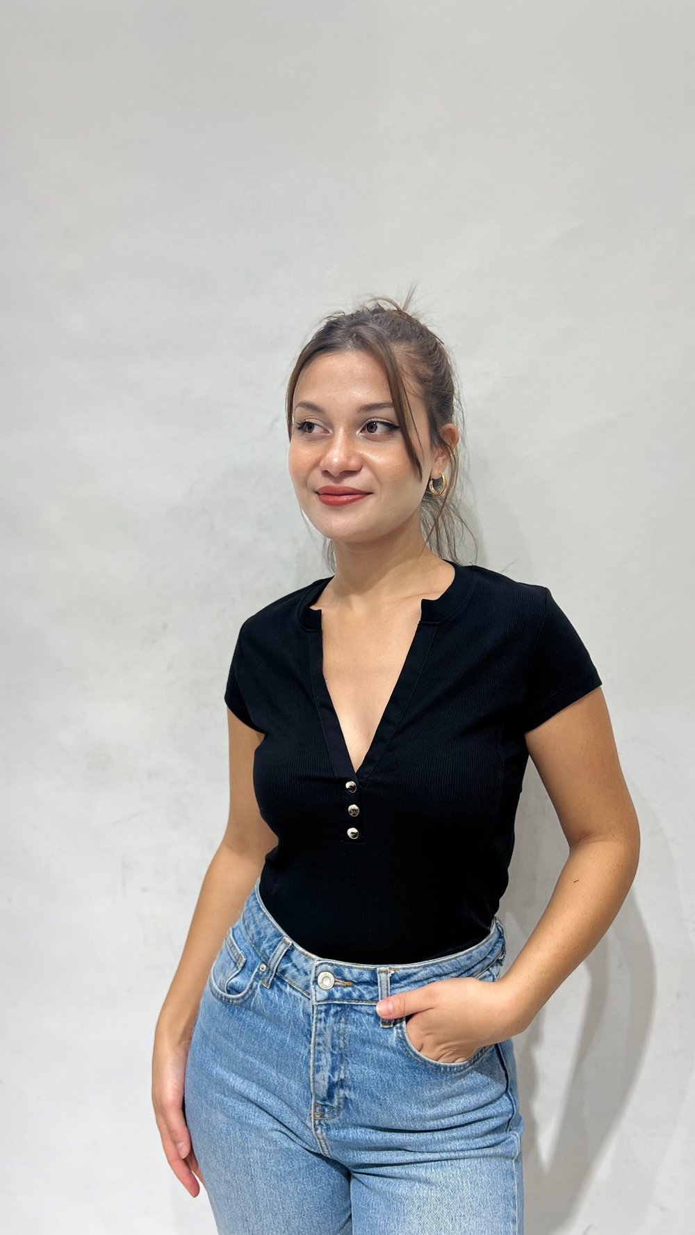 Siyah V Yaka Triko Kısa Kol Bluz