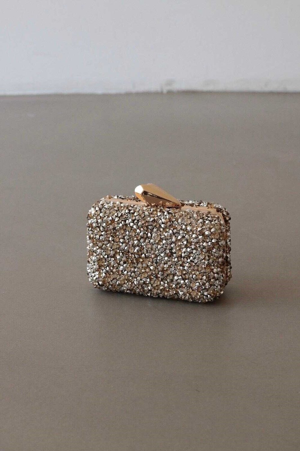 brightness-tasli-clutch-canta-gold-gum-e1dff6.jpg