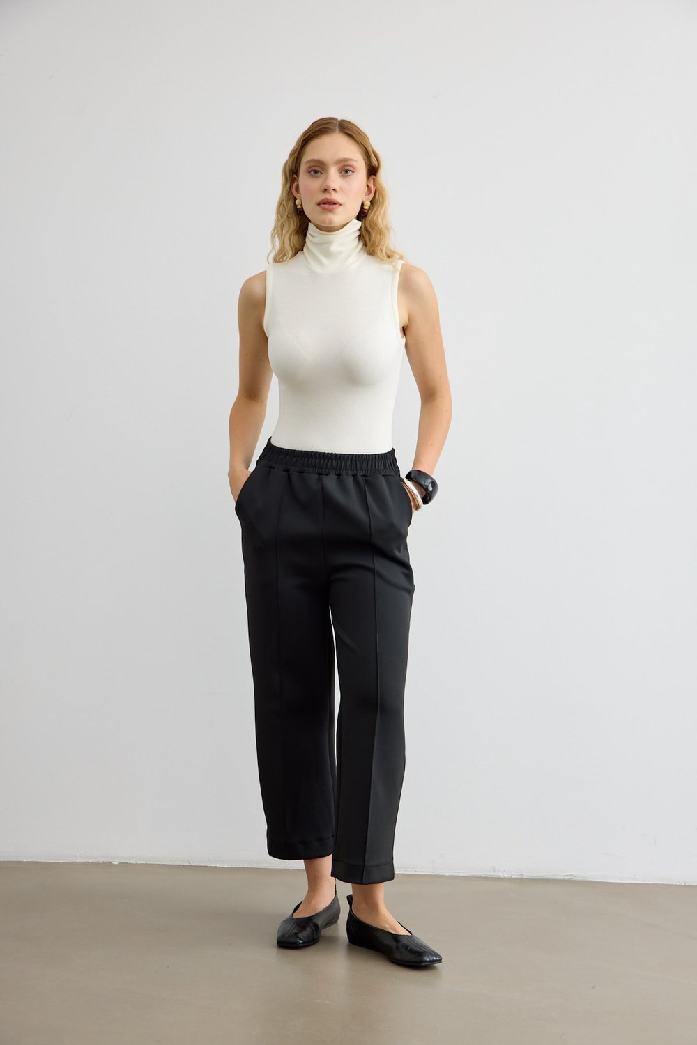 dikis-detayli-scuba-pantolon-siyah-289970.jpg
