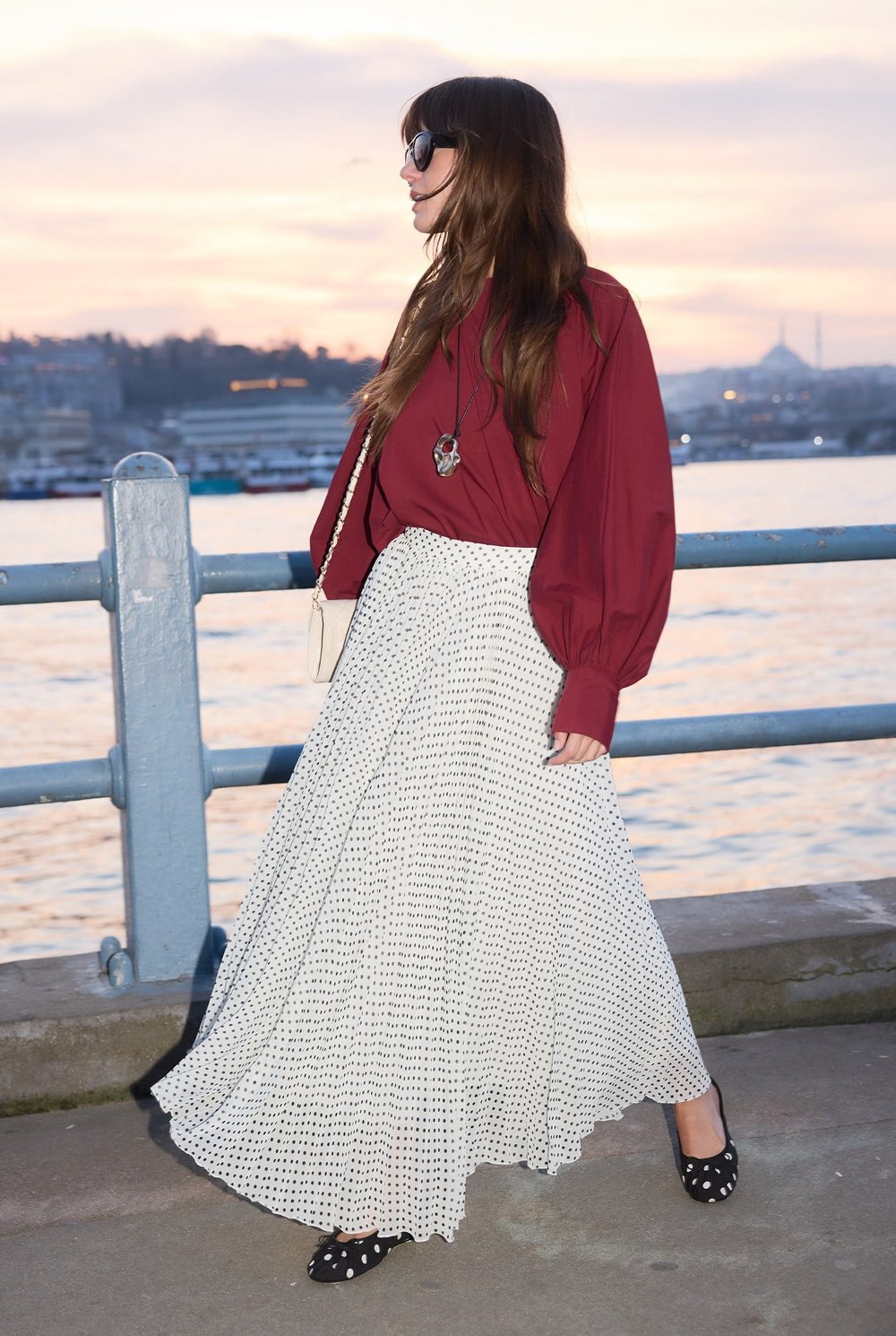 piliseli-sifon-etek-beyaz-puantiye-15b8d-.jpg