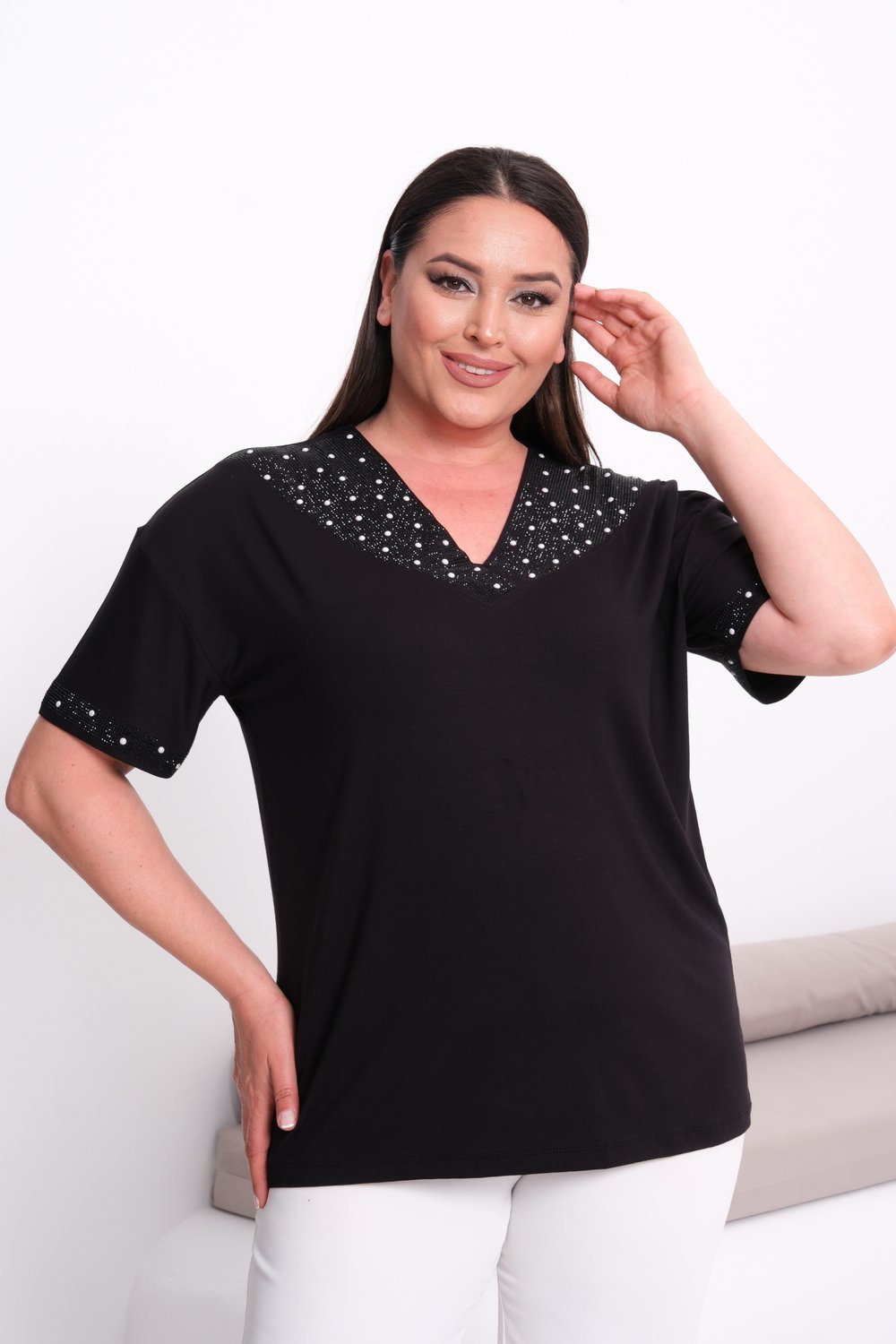 2532 Yakası İncili ve Taşlı Bluz Siyah