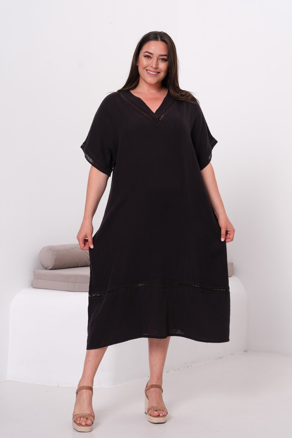 8068 Siyah Dantel Detaylı Müzmin Kumaş Oversize Elbise 