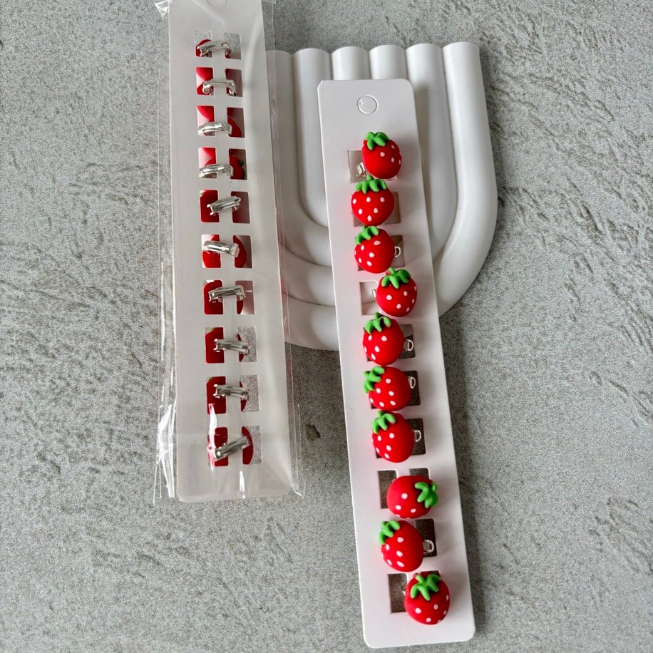 ÇİKEKLİ SAÇ KÜPESİ